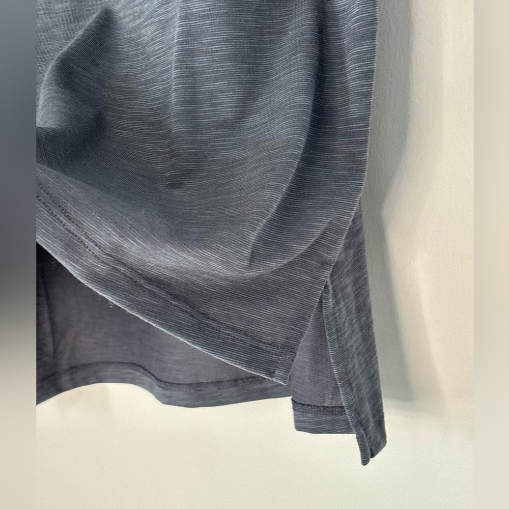 THEORY Heathered Classic Gray Basic Scoop Neck T Shirt Size Medium L47 - Picture 6 of 14